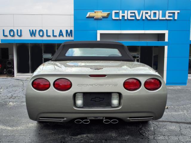 2001 Chevrolet Corvette Base