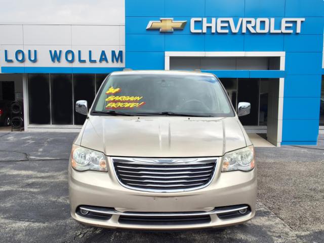 2014 Chrysler Town and Country Touring-L