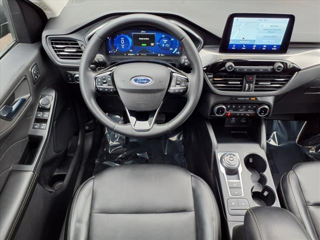 2022 Ford Escape Hybrid Titanium
