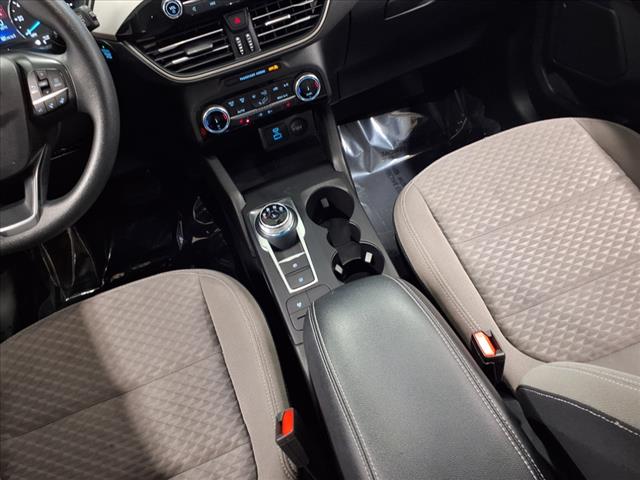 2022 Ford Escape Hybrid SE