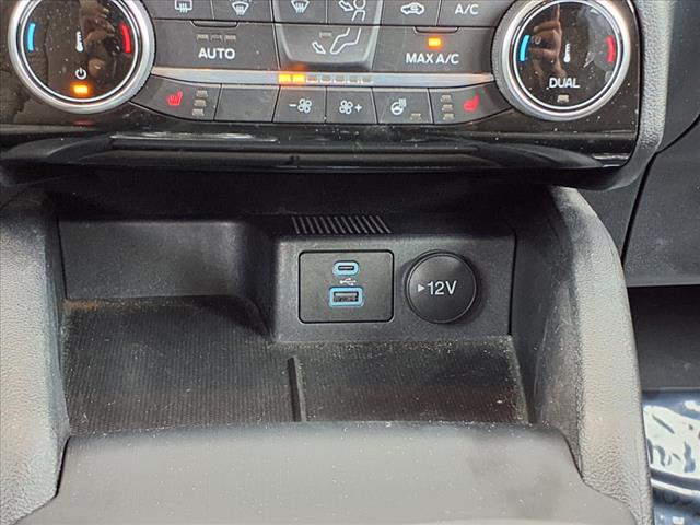 2022 Ford Escape Hybrid SE