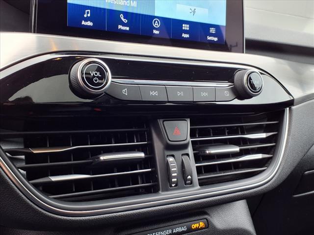 2022 Ford Escape Hybrid Titanium