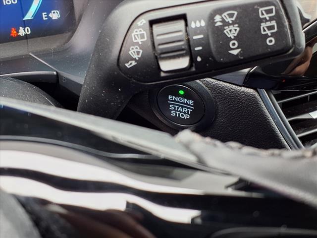 2022 Ford Escape Hybrid Titanium