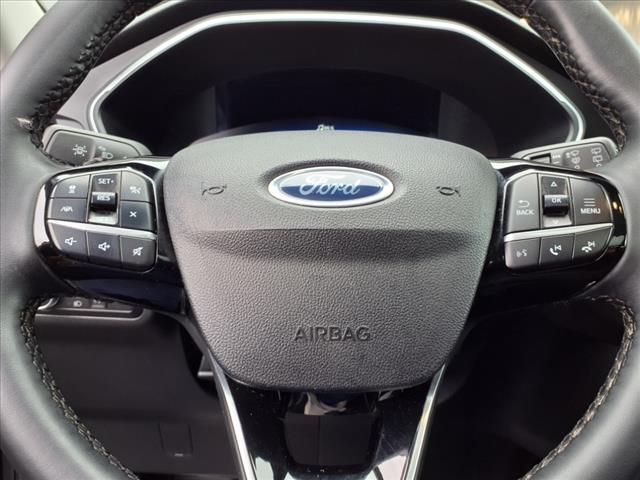 2022 Ford Escape Hybrid Titanium