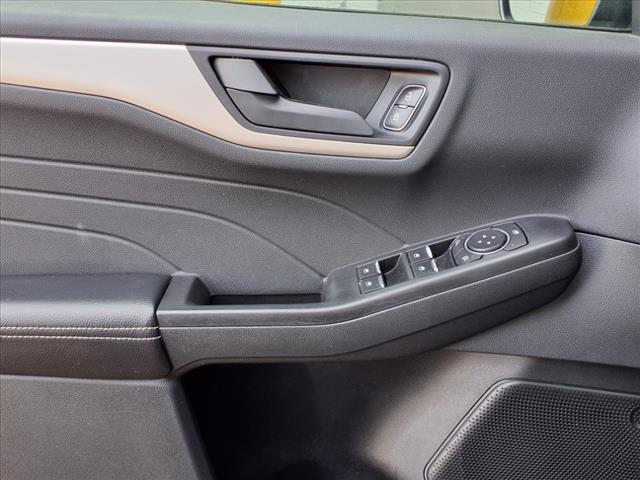 2022 Ford Escape Hybrid SE