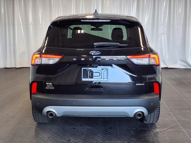 2022 Ford Escape Hybrid SE