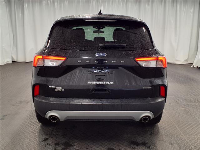 2022 Ford Escape Hybrid SE