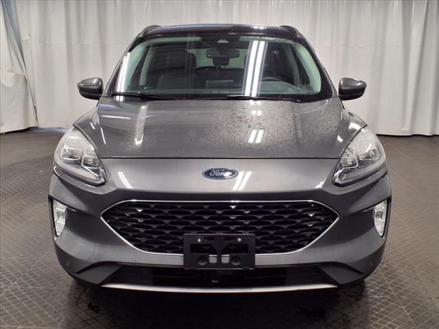 2022 Ford Escape Hybrid Titanium