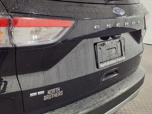 2022 Ford Escape Hybrid SE