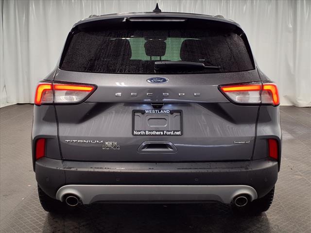 2022 Ford Escape Hybrid Titanium