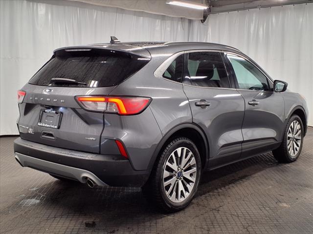 2022 Ford Escape Hybrid Titanium