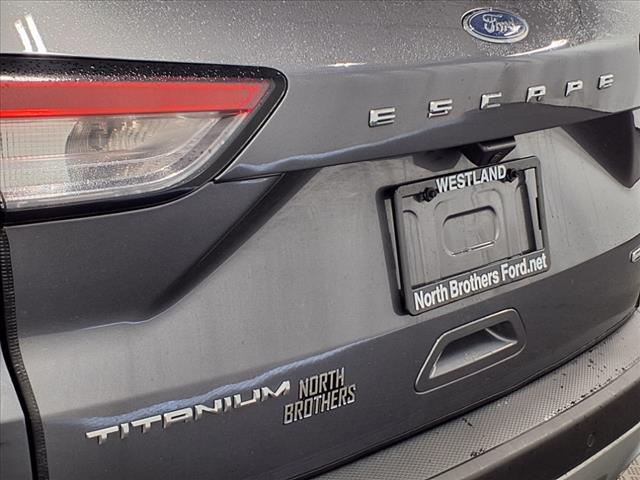 2022 Ford Escape Hybrid Titanium