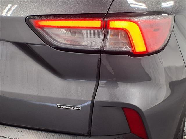 2022 Ford Escape Hybrid Titanium
