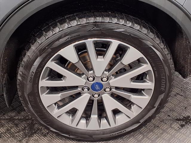 2022 Ford Escape Hybrid Titanium