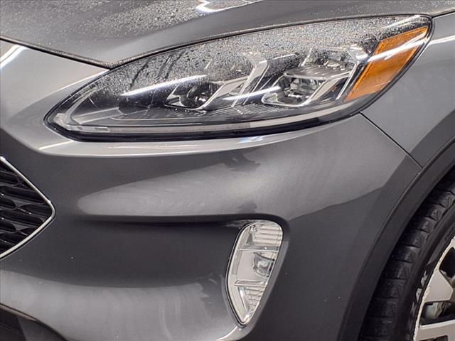 2022 Ford Escape Hybrid Titanium