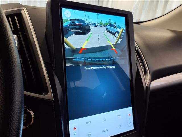 2022 Ford Edge SE