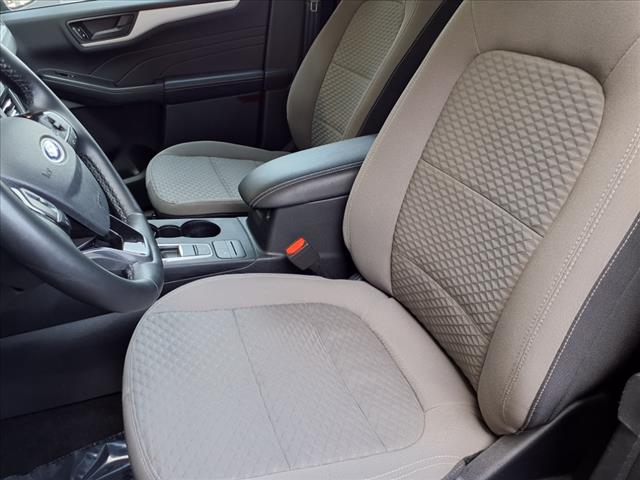 2022 Ford Escape Hybrid SE