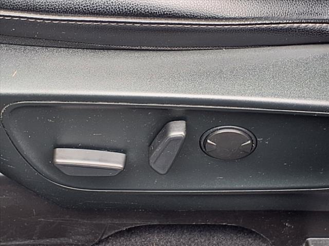 2022 Ford Escape Hybrid Titanium