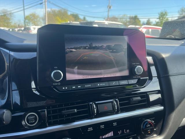 2022 Nissan Pathfinder SV