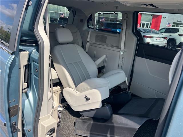 2010 Chrysler Town and Country Touring