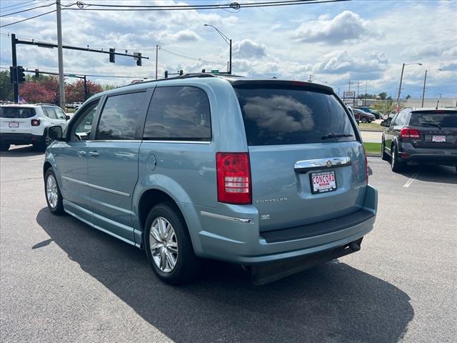 2010 Chrysler Town and Country Touring