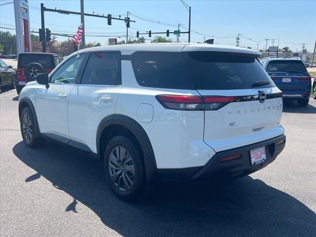 2024 Nissan Pathfinder S