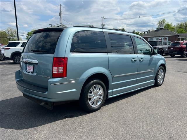 2010 Chrysler Town and Country Touring