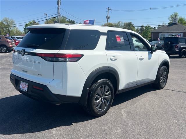 2024 Nissan Pathfinder S