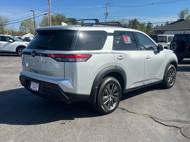 2022 Nissan Pathfinder SV