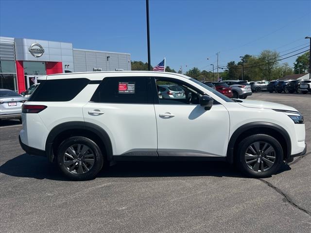2024 Nissan Pathfinder S