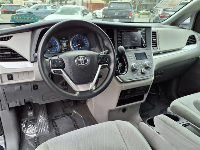 2019 Toyota Sienna LE