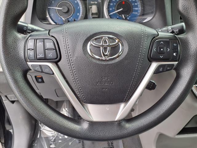 2019 Toyota Sienna LE