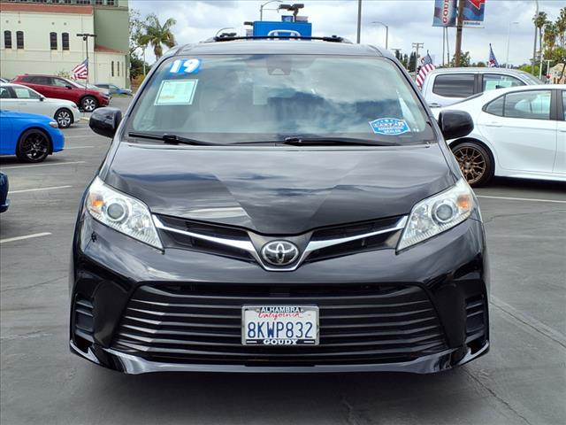 2019 Toyota Sienna LE