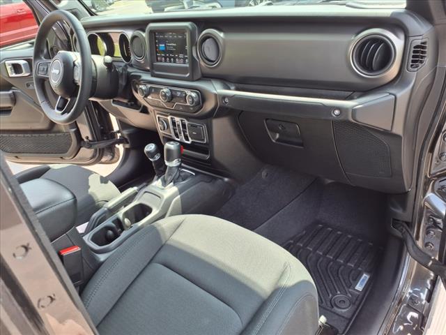 2023 Jeep Gladiator Sport