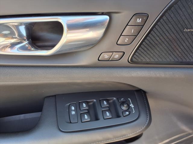 2023 Volvo S60 B5 Plus Black Edition