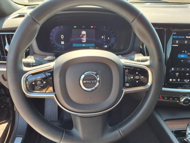 2023 Volvo S60 B5 Plus Black Edition