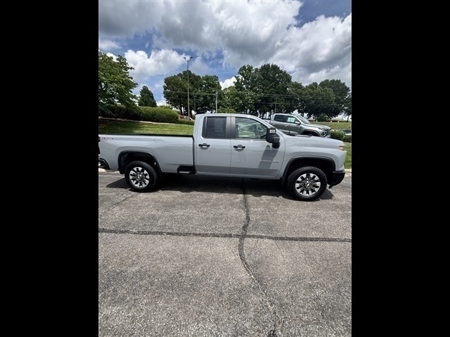 2024 Chevrolet Silverado 2500HD Custom