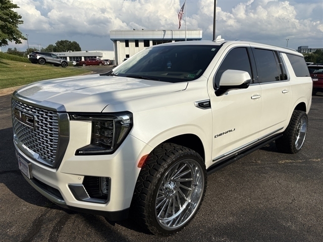 2023 GMC Yukon XL Denali