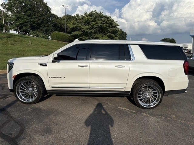 2023 GMC Yukon XL Denali