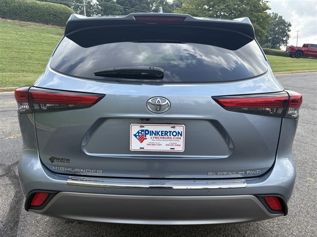 2022 Toyota Highlander Platinum