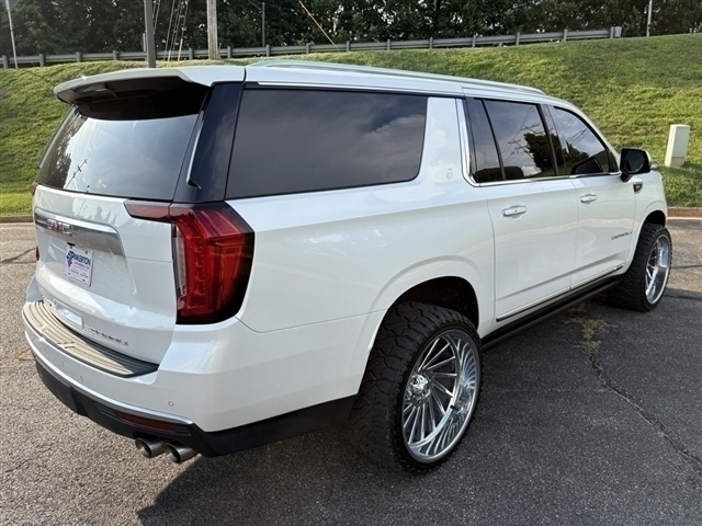 2023 GMC Yukon XL Denali