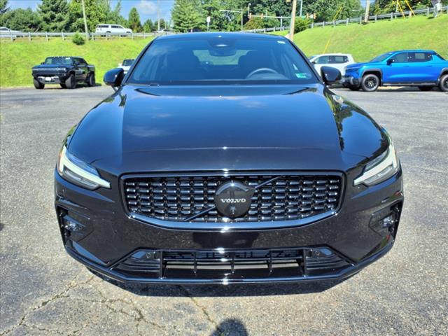2023 Volvo S60 B5 Plus Black Edition