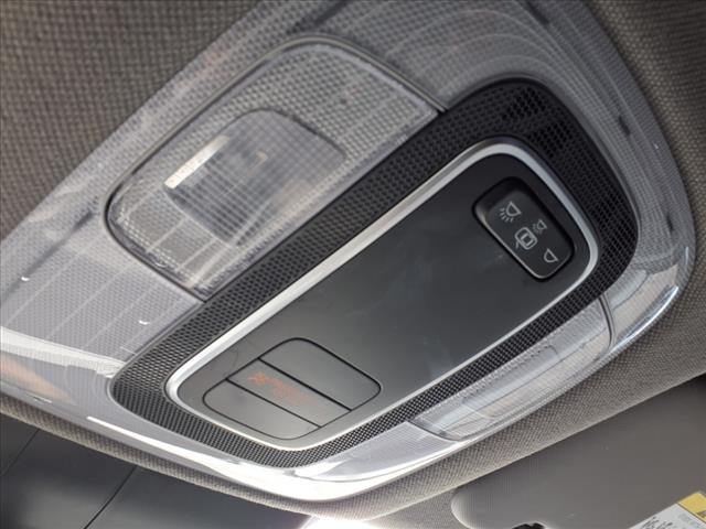 2022 Hyundai ELANTRA SE