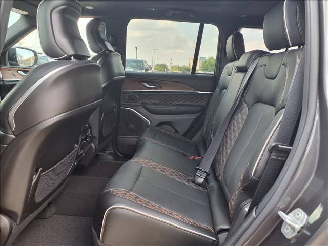 2025 Jeep Grand Cherokee Summit