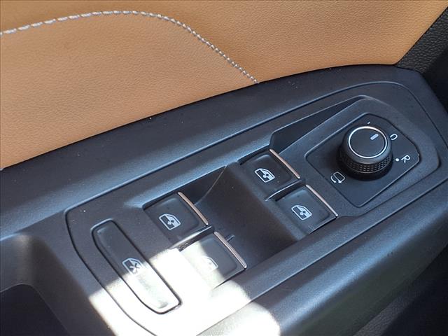 2023 Volkswagen Atlas Cross Sport 3.6L V6 SEL Premium R-Line