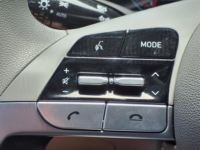 2022 Hyundai ELANTRA SE