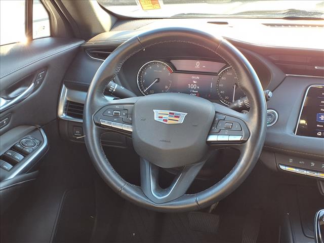 2022 Cadillac XT4 Premium Luxury