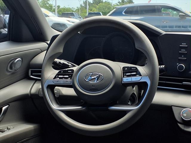 2022 Hyundai ELANTRA SE