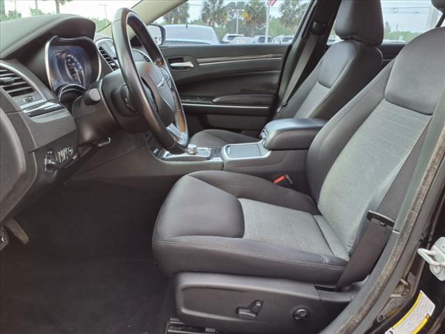 2021 Chrysler 300 Touring