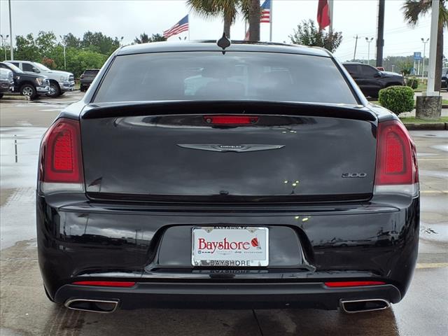 2021 Chrysler 300 Touring
